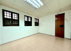 Jurong West Street 92 (D22), Shop House #584826621